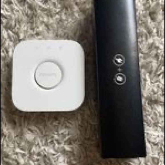 Philips Hue Hub - New - Picture 2 of 2